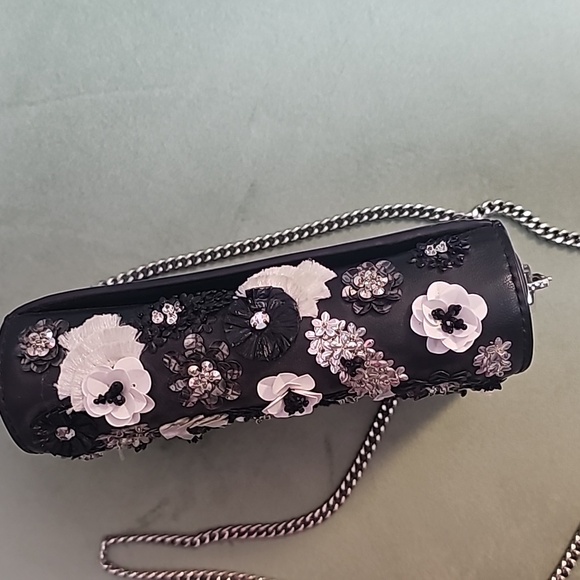 Michael Kors Black Gusset Clutch - Picture 6 of 9